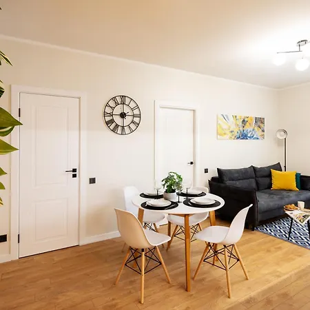 Old Cozy One Bedroom Apartament *